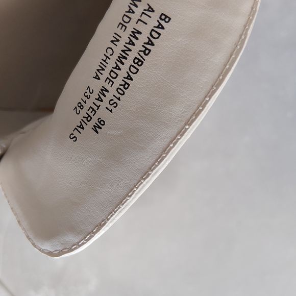 Steve Madden Cream Loafers with Gold Accent - Picture 5 of 5